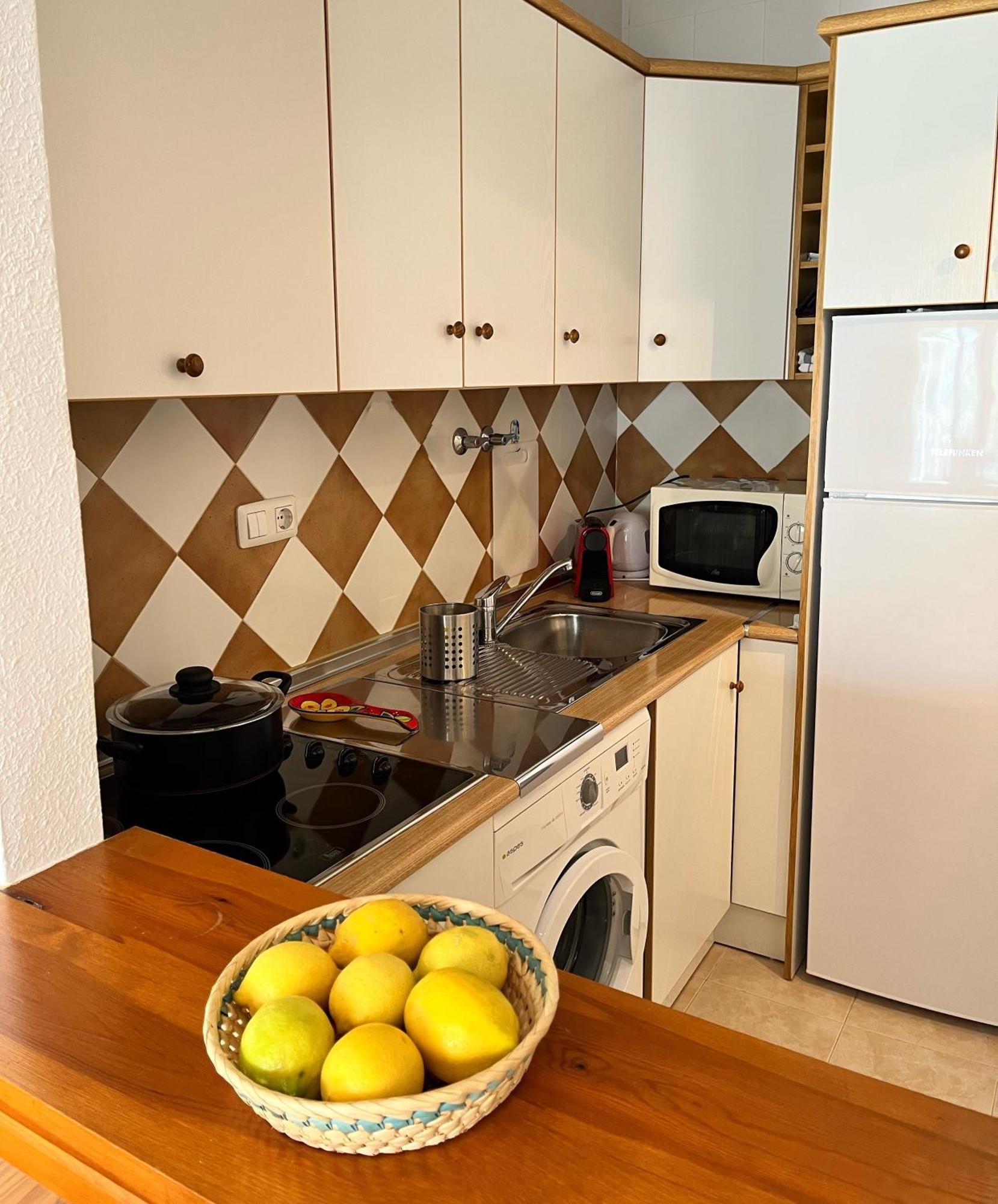 Torrevieja 2 Bedrooms Appartment エクステリア 写真